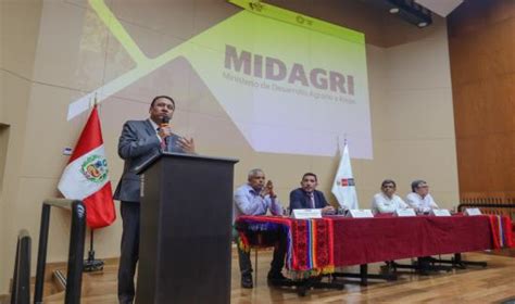 Ministro Ángel Manero fue presentado en el Midagri y reafirmó su