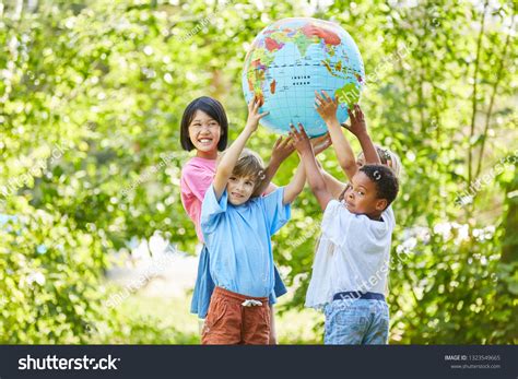 16,406 International Children In Nature Images, Stock Photos & Vectors
