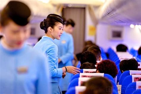 34名台湾籍“空姐”就职厦门航空空姐航班乘务员新浪新闻