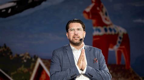 Johan Croneman Jimmie Åkesson Ljuger På Jättebild I Svt