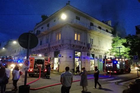 Messina Terribile Tragedia Nella Notte Incendio In Pieno Centro