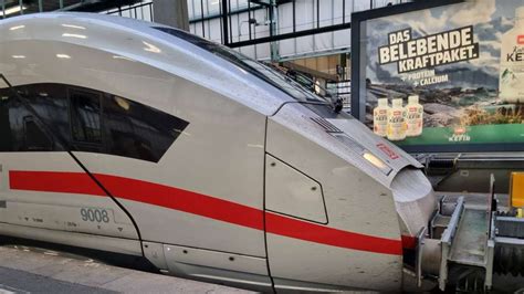 Schrecksekunde In Stuttgart Ice F Hrt Im Hauptbahnhof Gegen Prellbock