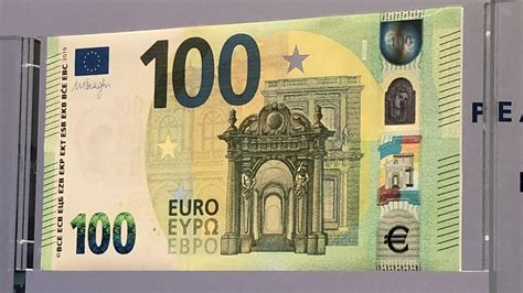 100 Euro Und 200 Euro Geldscheine Im Neuen Gewand Deutschlandfunkde