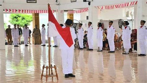 Paskibraka Kota Padang Siap Kibarkan Sang Saka Merah Putih Pada Hut