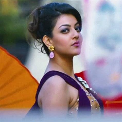 Vijay And Kajal In Jilla Kandangi Song