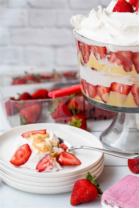 Delish Strawberry Shortcake Trifle Easy 4th Of July Recipe