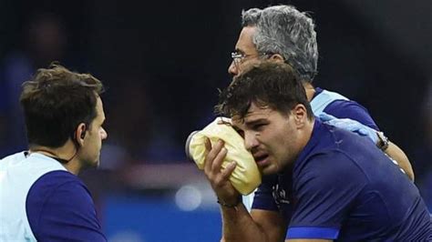 Antoine Dupont France Captain Having Tests After Suffering Suspected