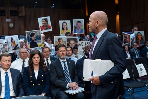 Boeing CEO apologizes to crash victims’ families at tense Senate hearing