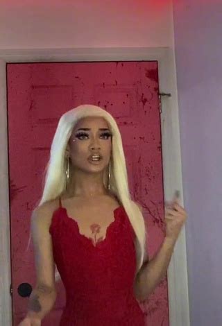 Chris McCully Winter Vanity Nude And Sexy Videos On TikTok