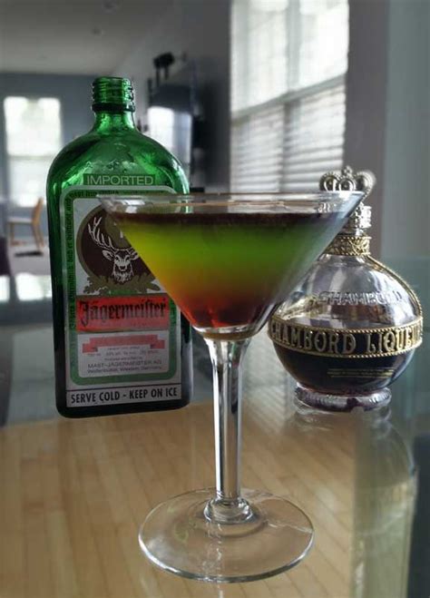 Sexy Alligator Ingredients 1⁄2 Oz Malibu Rum 2 Dashes Chambord 1⁄2 Oz Midori 2 Dashes