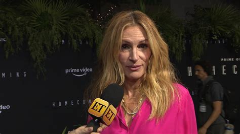 Julia Roberts Explains How Her Homecoming Co Star Totally Saved Her