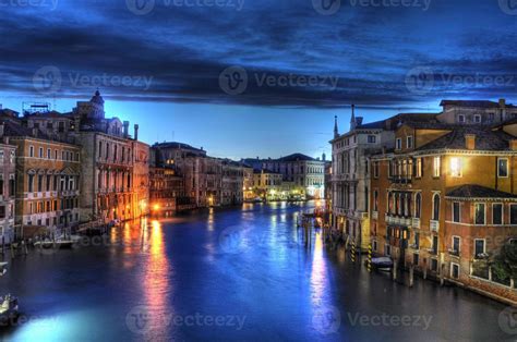 Night Canal in Venice with beautiful lights, Venice, Italy 7782454 ...