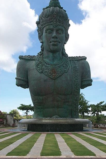 Tips Untuk Kehidupan Yang Lebih Baik: Patung Garuda Wisnu Kencana - Bali