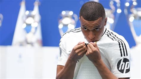 Kylian Mbappés Debüt Für Real Madrid Die Titeljagd Beginnt