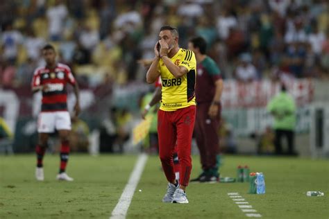 recado a medalhões Vítor Pereira leva relação no Flamengo ao