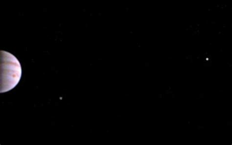 Nasas Juno Probe To Jupiter Sends Back First Picture From The Planets