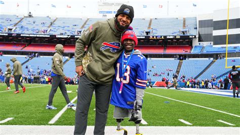 Bills WR Gabe Davis Reunites With 14 Year Old Boy Who Shares The Same