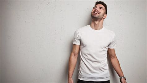 Por qué comprar camisetas básicas para hombre RayBasics