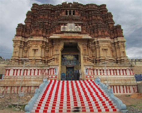 Srirangam temple - the largest functioning temple in the world