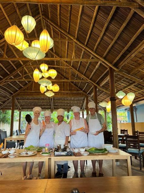 Hoi An Market Tour Cooking Class And Basket Boat Ride