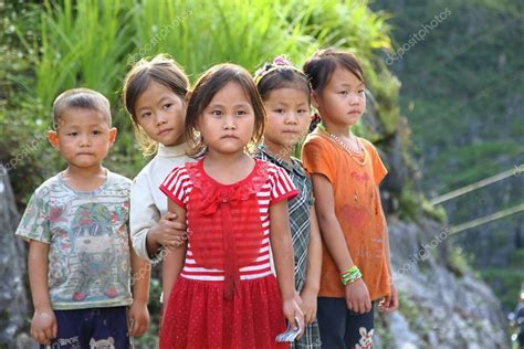 Hmong Children Stock Editorial Photo © Tuelekza 85184766