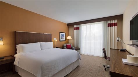 Seattle Hotel with Airport Shuttle | Four Points Seattle Airport Photos