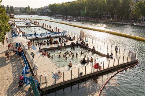 Baignade Paris Dans Le Bassin De La Villette