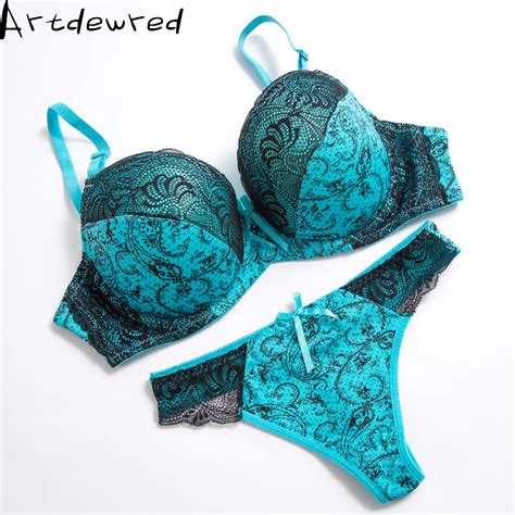 Sexy tanga rendas push up sutiã conjunto lingerie feminino conjuntos de