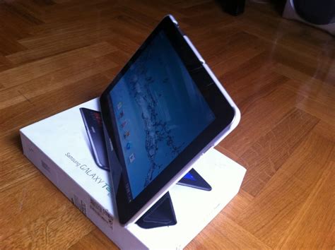 Prodajem Tablet Samsung Galaxy Tab 101 Gt P7500 3g 16 Gb