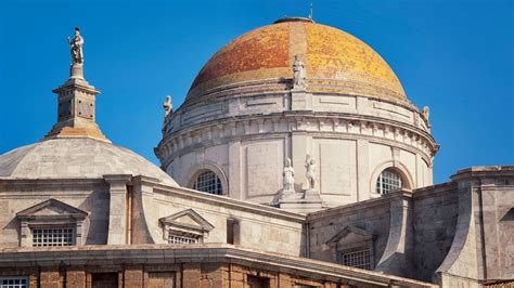 Historic Tour of Old Town Cadiz, Spain | Port Adventures | Disney ...