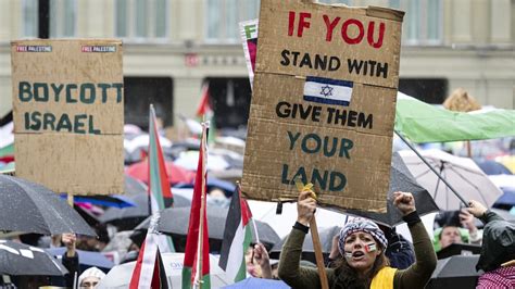 Parolen Bei Demonstrationen Der Antisemitismus Bezieht Sich Viel