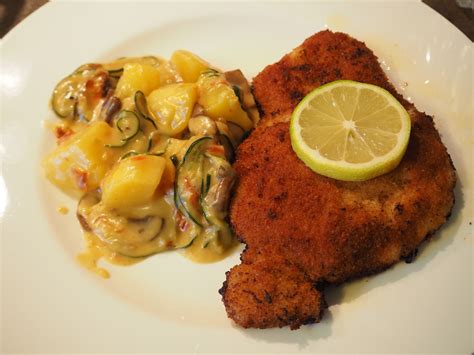 Wiener Schnitzel für Gourmets mit Kartoffelgemüse Cucina Christina