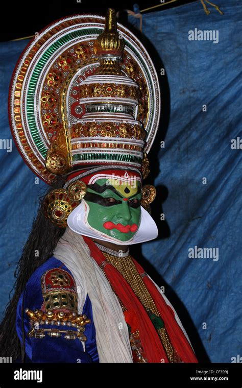 Kathakali a traditional dance form of Kerala Stock Photo - Alamy