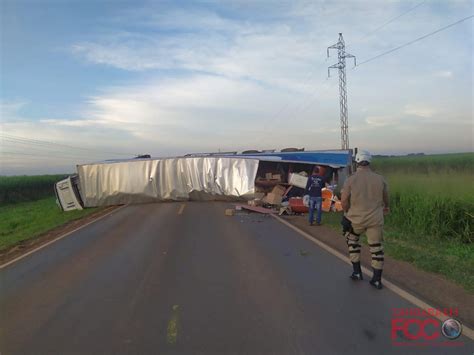 Carreta Tomba Na Br Em Campo Novo E Motorista Fica Gravemente