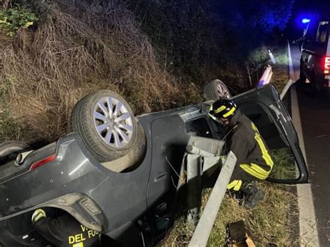 Incidente Stradale A Castiglione Del Lago Quattro Giovani In Ospedale