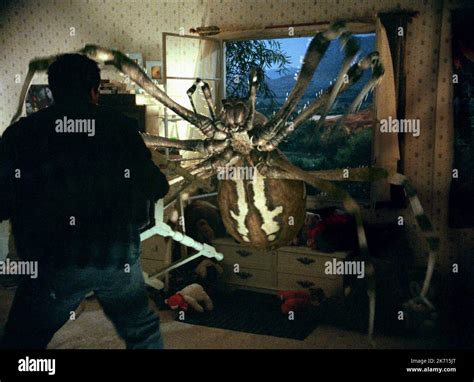 ARQUETTE SPIDER EIGHT LEGGED FREAKS 2002 Stock Photo Alamy