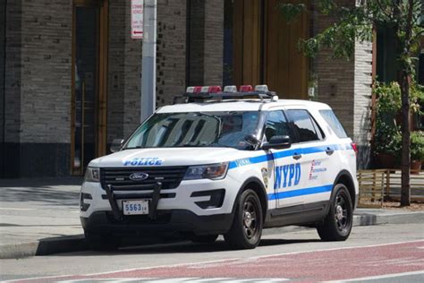 Man Attacked With Stick Inside Manhattan Subway Station 2 Arrested Nypd