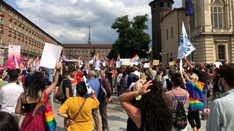 Manifestazione In Piazza Castello Per L Approvazione Del Ddl Zan Contro