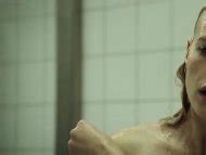 Naked Jeanne Goursaud in Mutter des Mörders