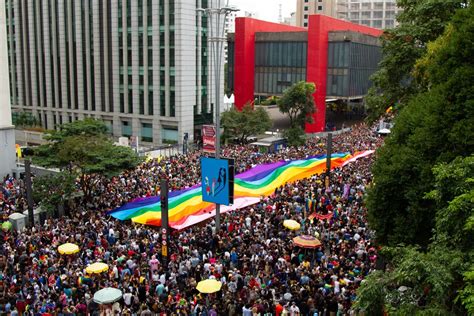 Ministro Silvio Almeida Participa Da Parada LGBT De SP Direito De