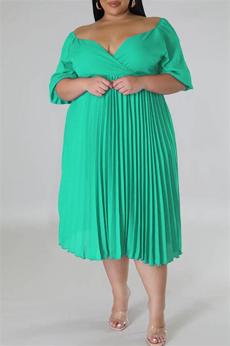 Wholesale Green Casual Solid Patchwork Fold V Neck Straight Plus Size Dresses Ws92227 5