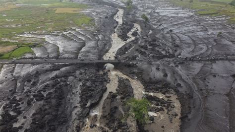 Indonesia Watu Wengi Wafariki Sumatra Baada Ya Maporomoko Ya Ardhi