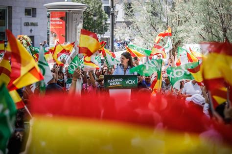 Fotos Las imágenes del acto de campaña de Vox en Granada con Abascal y