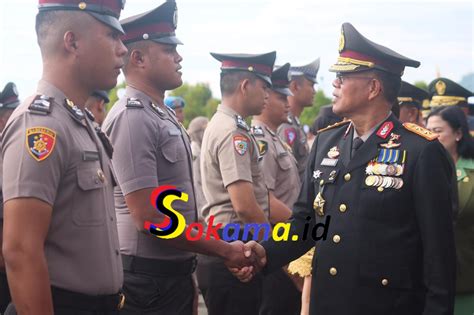 Ratusan Polisi Jajaran Polda Papua Barat Dapat Kado Kenaikan Pangkat Di