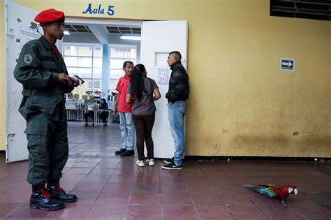 Abren centros de votación en Venezuela para unas elecciones