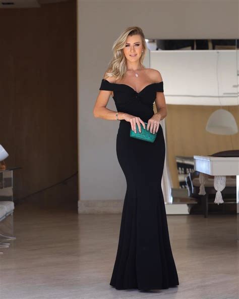 55 modelos de vestido longo preto para você arrasar em qualquer ocasião