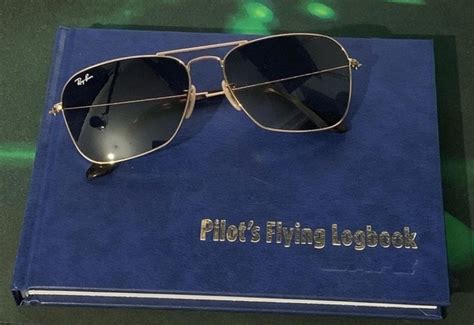 Professional Pilot Logbook Buying Guide (Paper, Digital) 