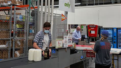 Employees Share The Truth About Working At Costco