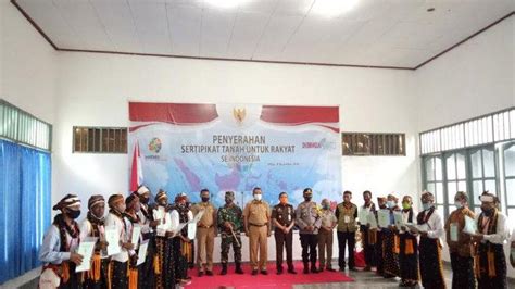 Warga Nagekeo Terima Sertifikat Tanah Program Ptsl Pos Kupang