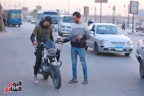 إفطار الصائمين في الشوارع توزيع العصائر علي المارة بشبرا اليوم السابع